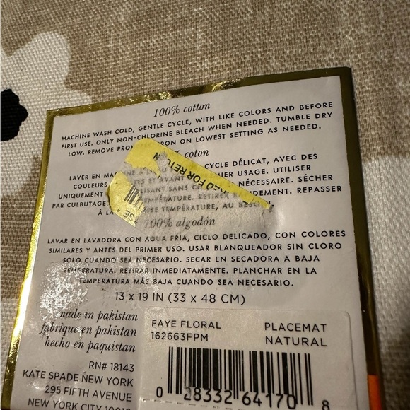 Kate Spade NY Faye Floral Placemats 13 x 19 Beige White Flower Lot of 4 NWT - Picture 4 of 4